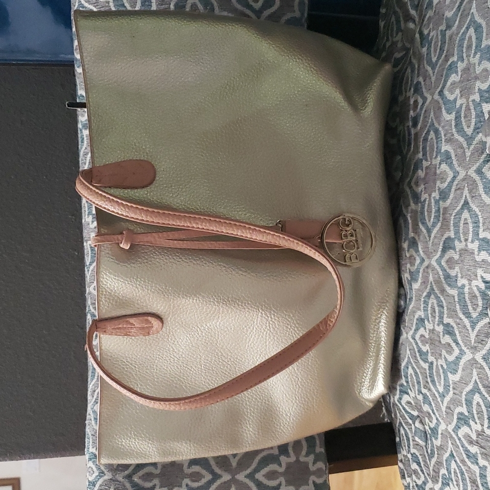 BCBG tote REVERSIBLE!